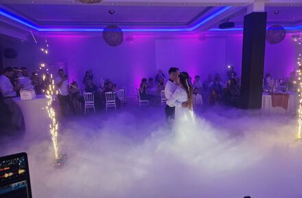 DJ Mariage Haut de Gamme à Champigny-sur-Marne    Paris    Val-de-Marne (94)    Île-de-France  L’élégance d’un mariage d’exception. L’émotion d’un souvenir éternel  - Foto 1